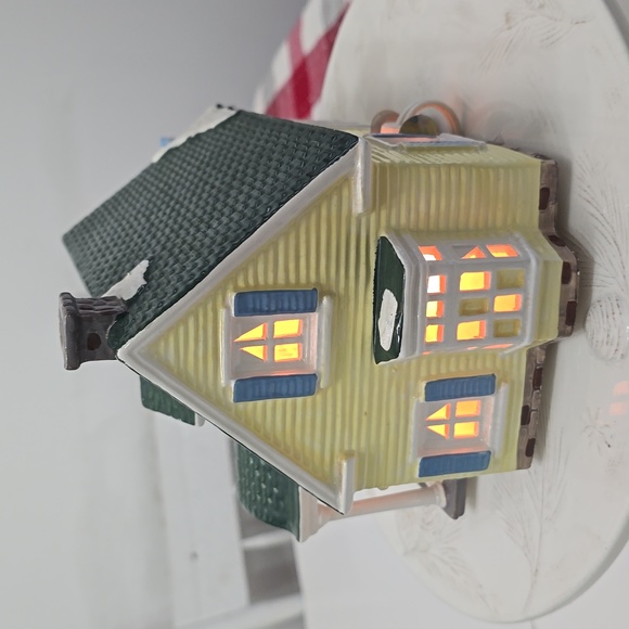 Vintage 1988 Snow Village North Creek Cottage Illuiminated Tested Figurine - Picture 5 of 15